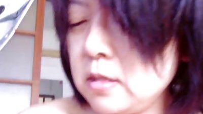 Adolescent amator asiatic roșcat suge penisul la o audiție porno